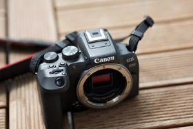 Canon EOS Rebel T7 S travel kit - 3