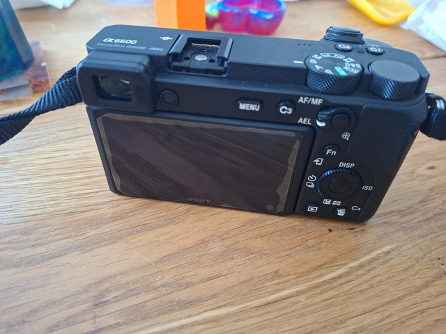 Canon EOS Rebel T7 S travel kit - 4/6
