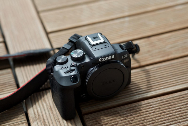 Olympus OM-D E-M10 III action bundle - 5/7