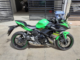 2022 Yamaha YZF-R3 Cafe Classic 8055mi - 5
